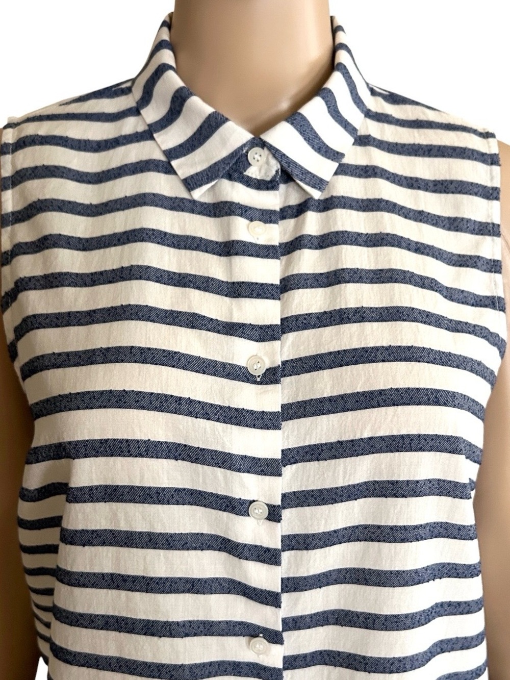💐Madewell  Moment Denim Blue and White Striped Button-Down Top with Fringe M - Picture 5 of 5